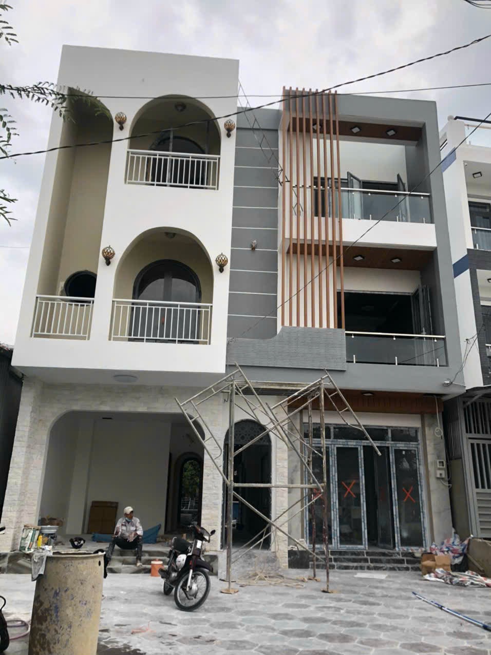 Lắp đặt công trình cửa nhôm kính chính hãng tại cần giờ.