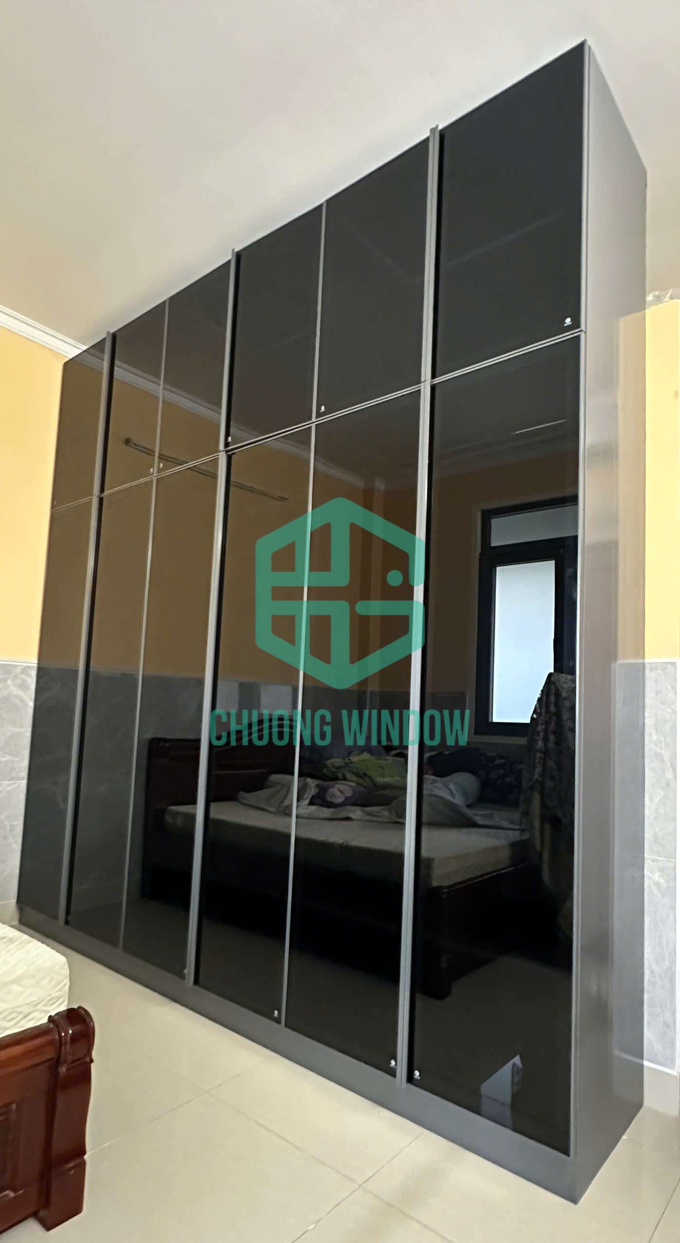 Tủ quần áo nhôm Xingfa cánh kính cường lực 