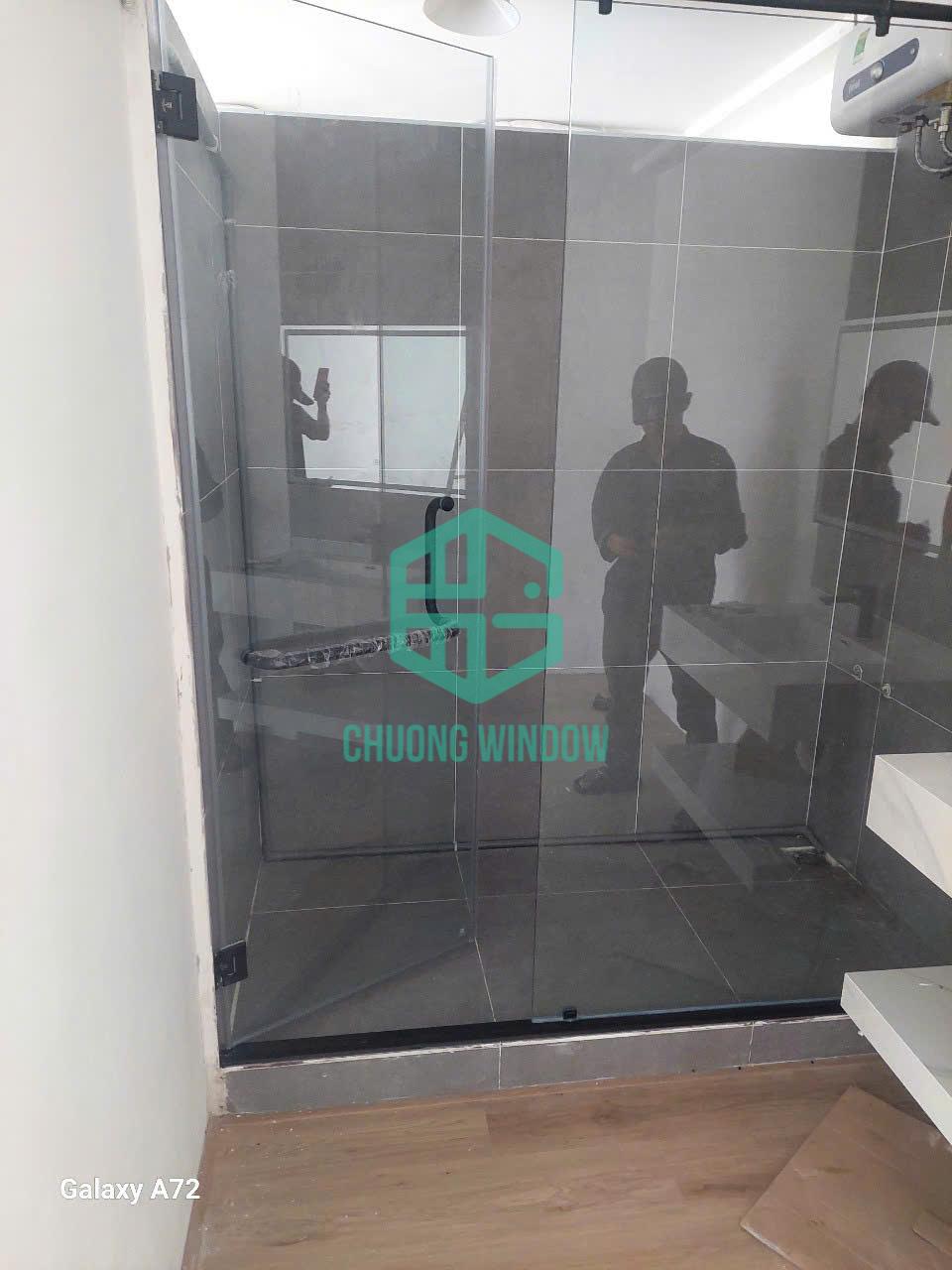 Vách ngăn kính cường lực cho nhà vệ sinh-Mẫu 09