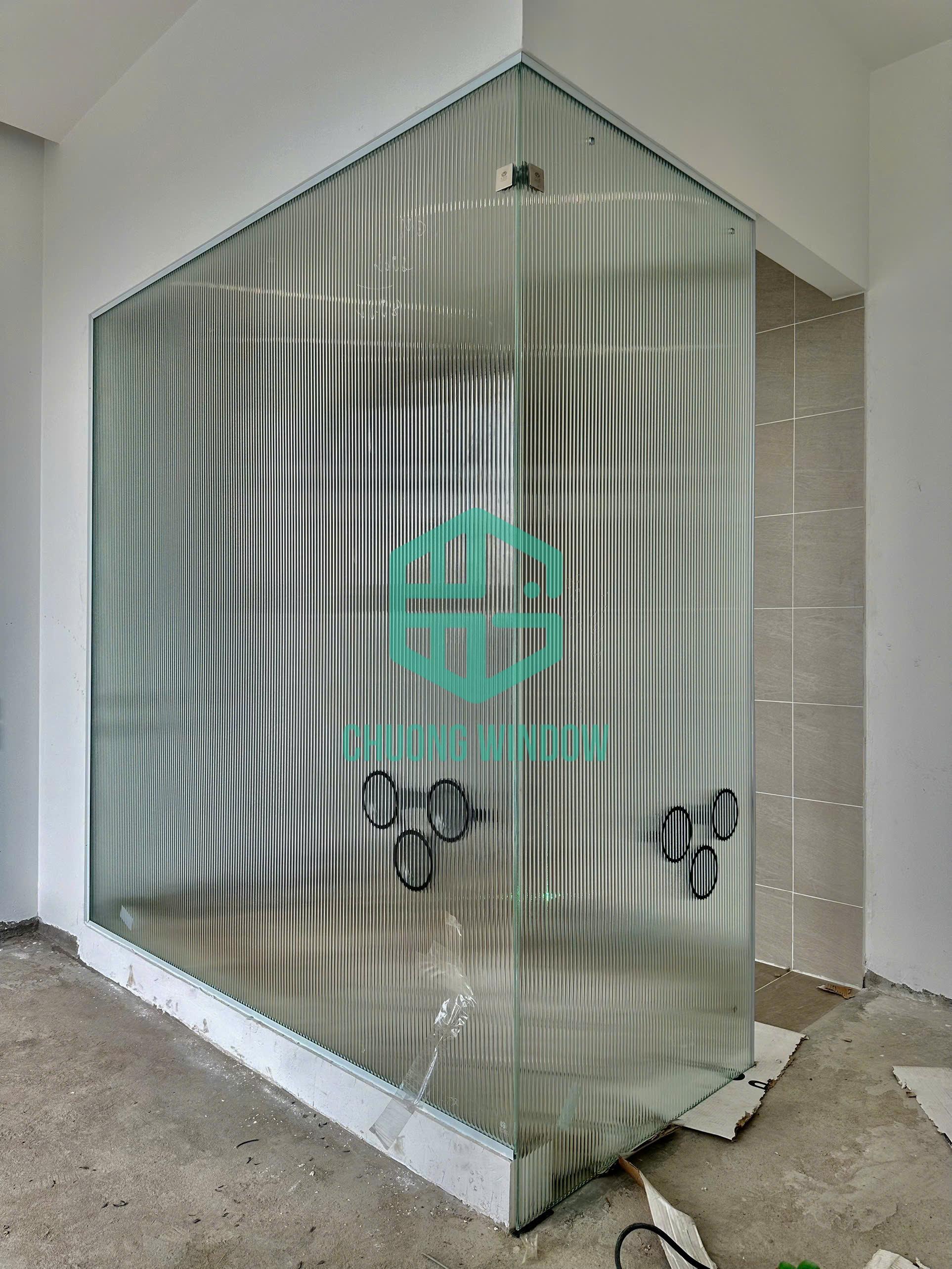 Vách ngăn kính cường lực cho nhà vệ sinh-Mẫu 08